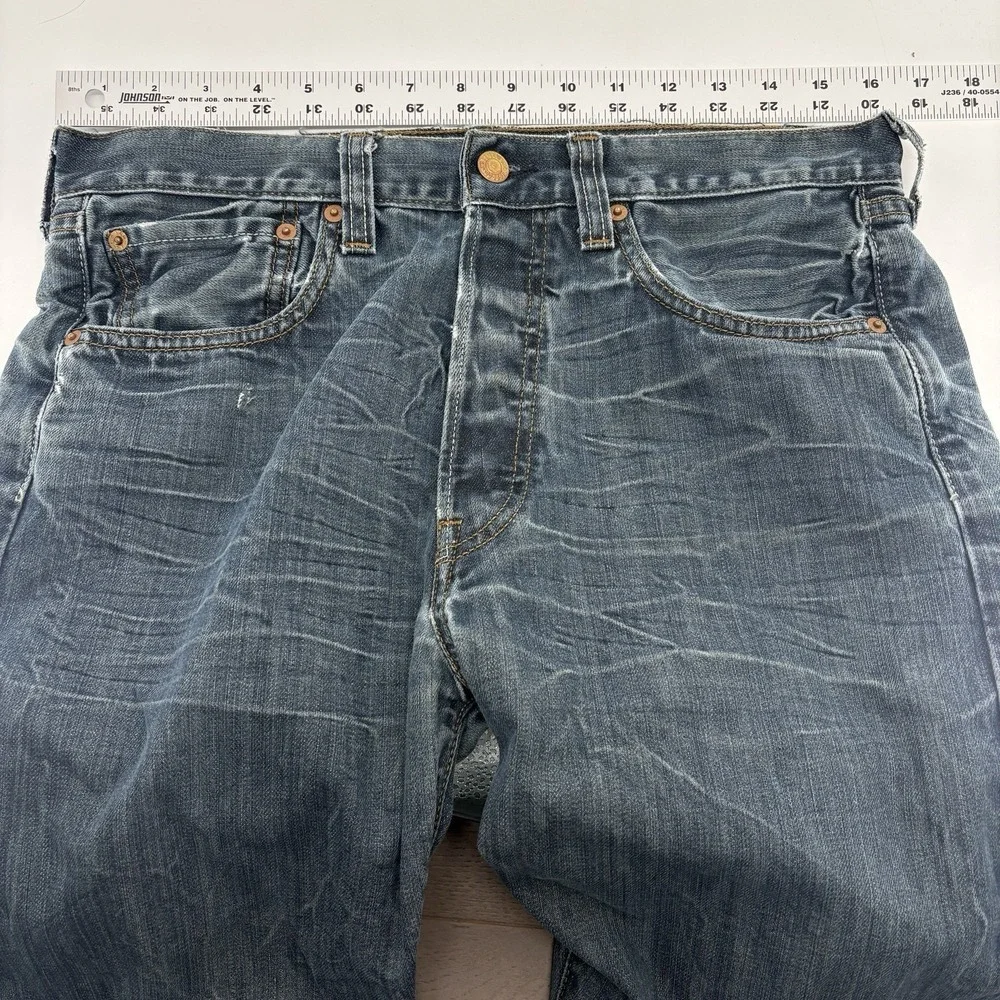 Vintage Levi's 501 Straight Jeans Button Fly Distressed Whisker Y2K Men 32X34